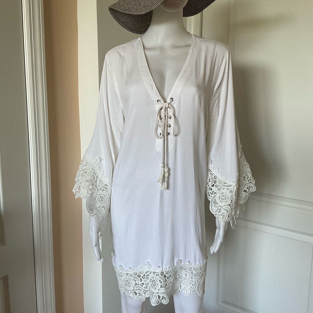 Blue Island White Lace beach cover